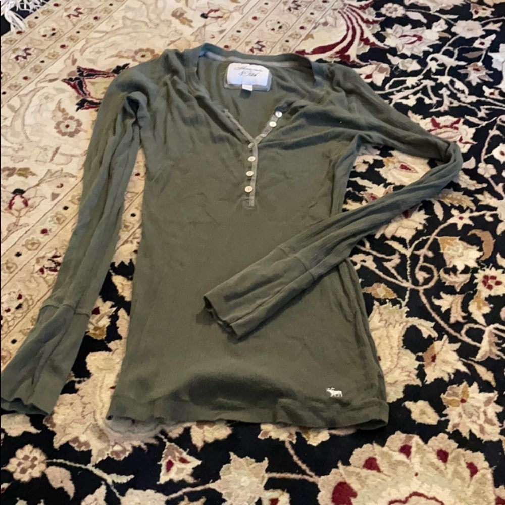 Knit long sleeve shirt